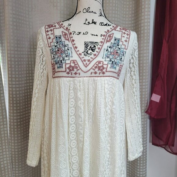 Boho Me Embroidered Crochet High Low Long Sleeve Dress - Size Small - Picture 12 of 12